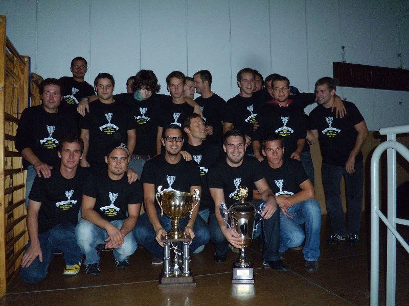 HOBBYLIGA MANNSCHAFTEN